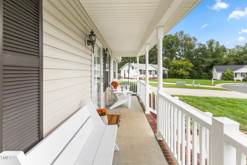 2605 Durham Meadows Ct, Burlington, NC 27217