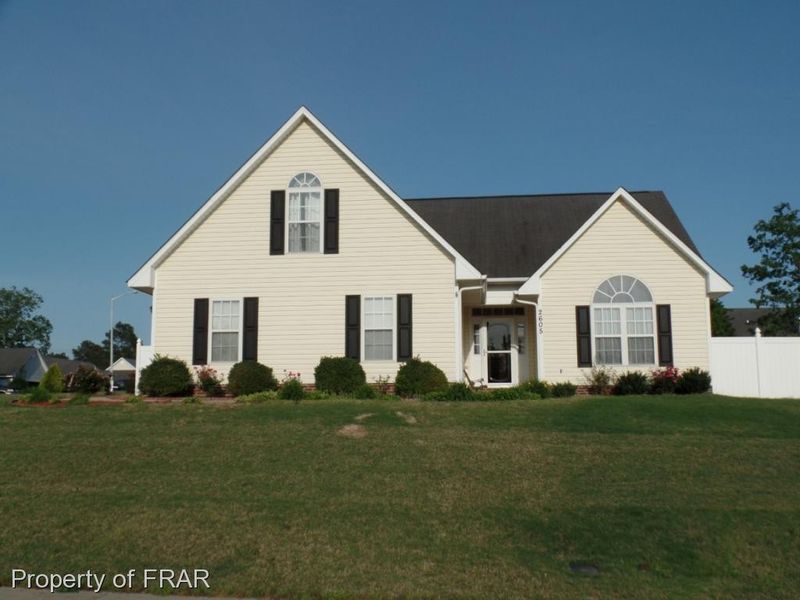 2605 Gressitt Point Ln, Fayetteville, NC 28306
