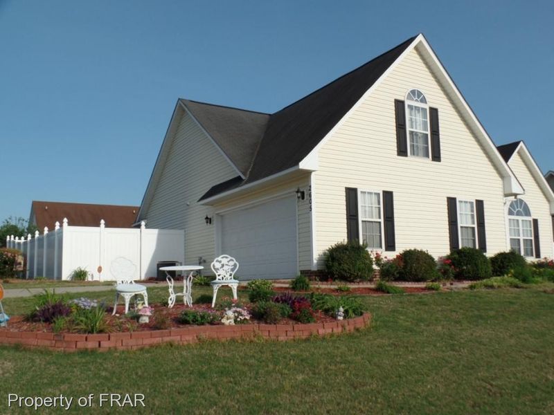 2605 Gressitt Point Ln, Fayetteville, NC 28306