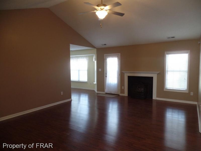 2605 Gressitt Point Ln, Fayetteville, NC 28306