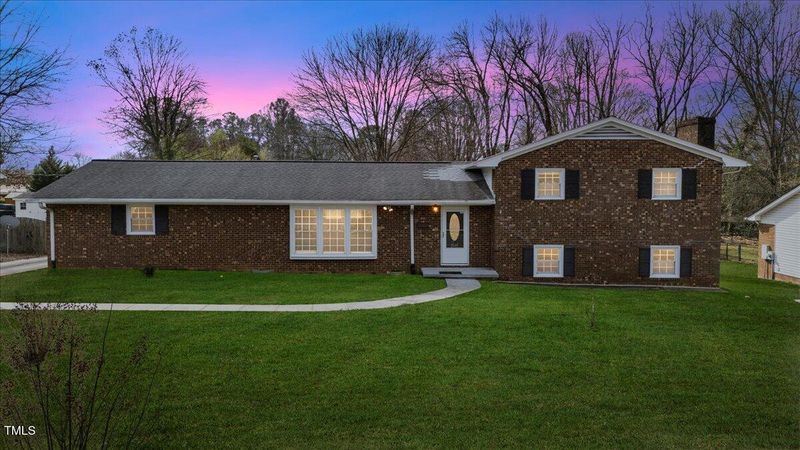 2605 Sumac Ln, Burlington, NC 27215