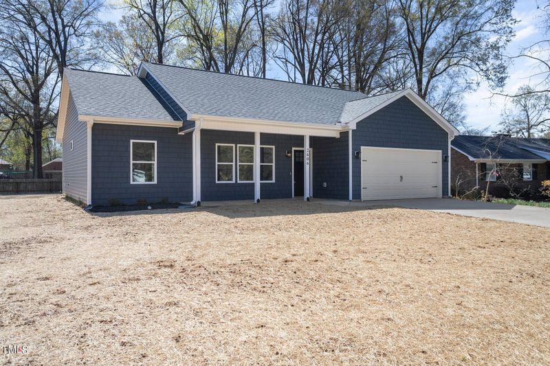 2606 Evergreen Ln, Burlington, NC 27215