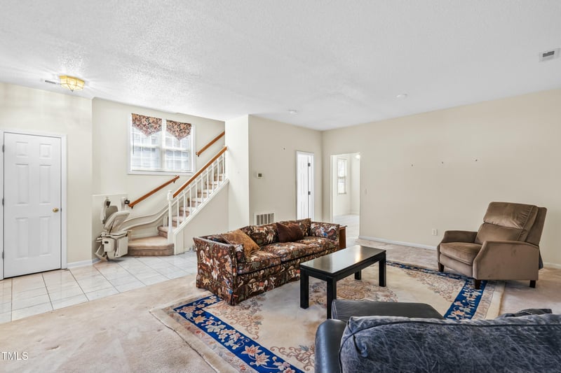 2606 Garden Knoll Ln, Raleigh, NC 27614