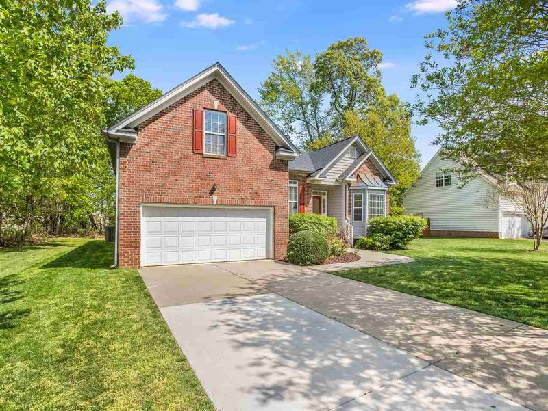 2607 Becketts Ridge Dr, Hillsborough, NC 27278