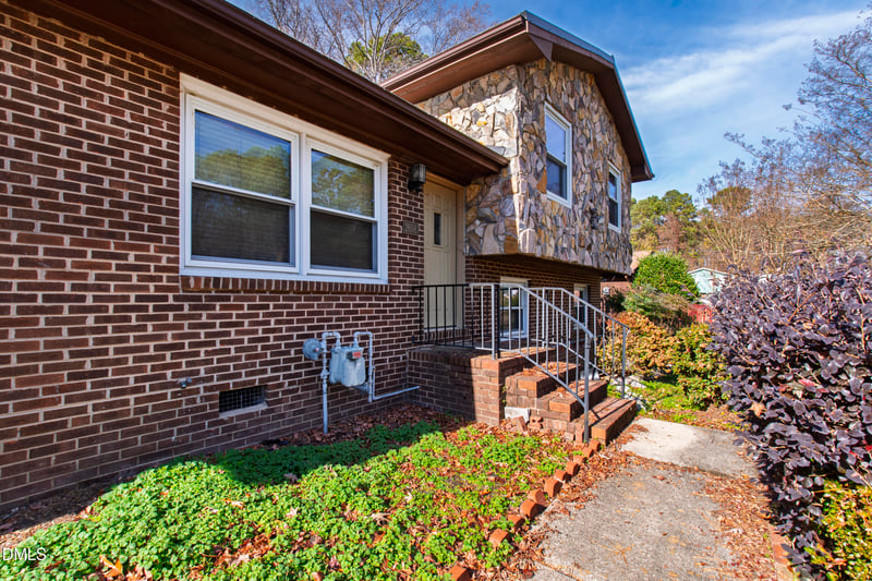 2608 Adcox Pl, Raleigh, NC 27610