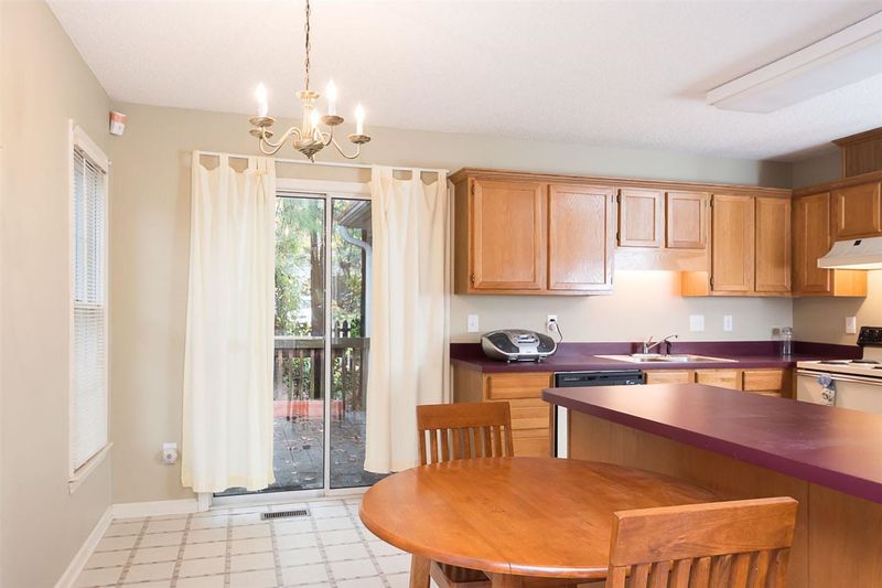 2608 Dermotte Ln, Raleigh, NC 27604