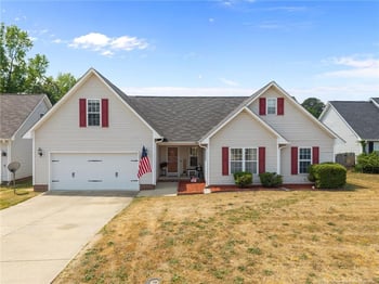 2608 Gressitt Point Ln, Fayetteville, NC 28306