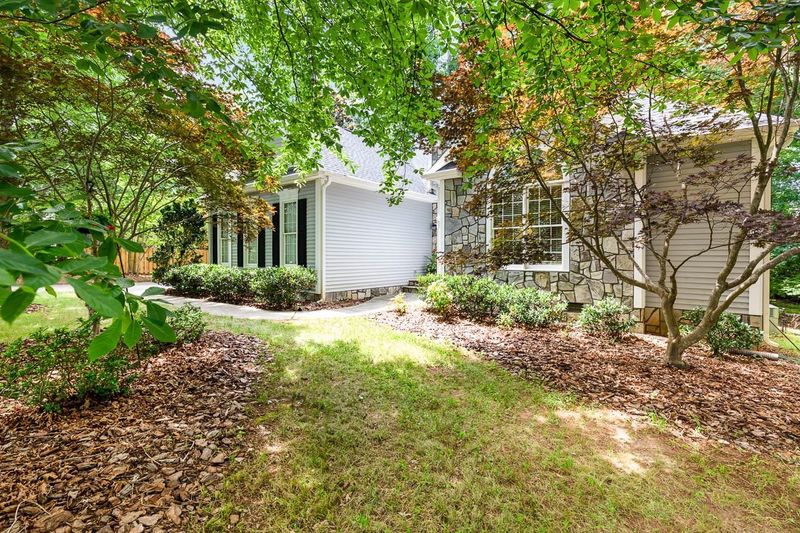 2608 Loring Lake Dr, Wake Forest, NC 27587