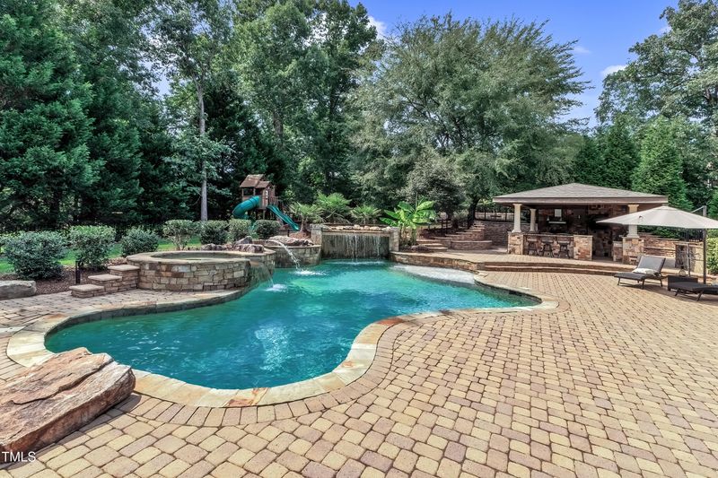 2608 Prosser Ct, Raleigh, NC 27614