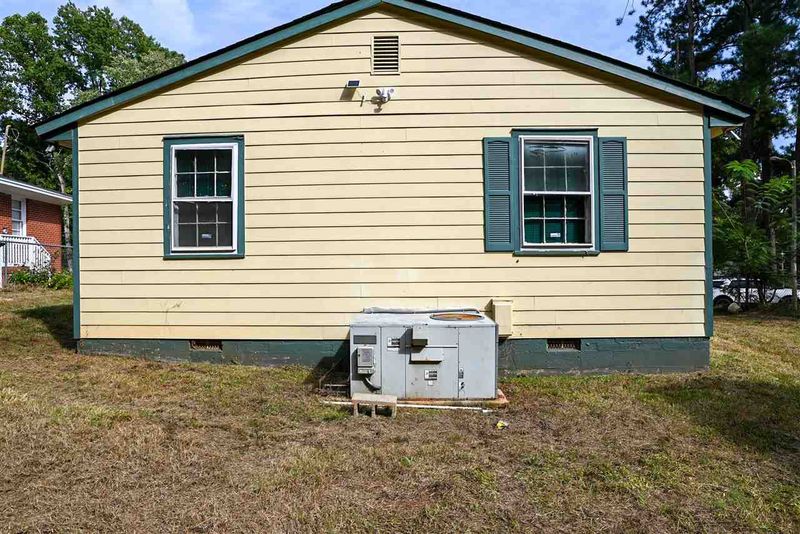 2609 Cherry Cir, Raleigh, NC 27603