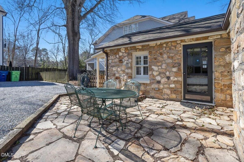 2609 Davis St, Raleigh, NC 27608
