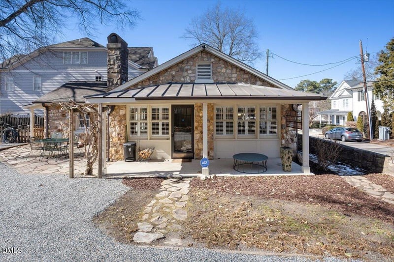2609 Davis St, Raleigh, NC 27608