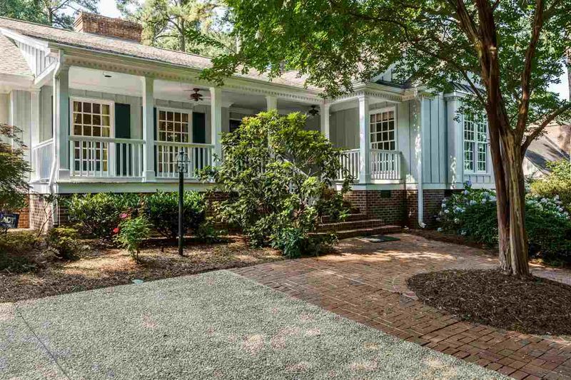 2609 Dover Rd, Raleigh, NC 27608