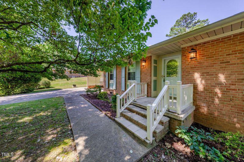 2609 Ferrand Dr, Durham, NC 27705