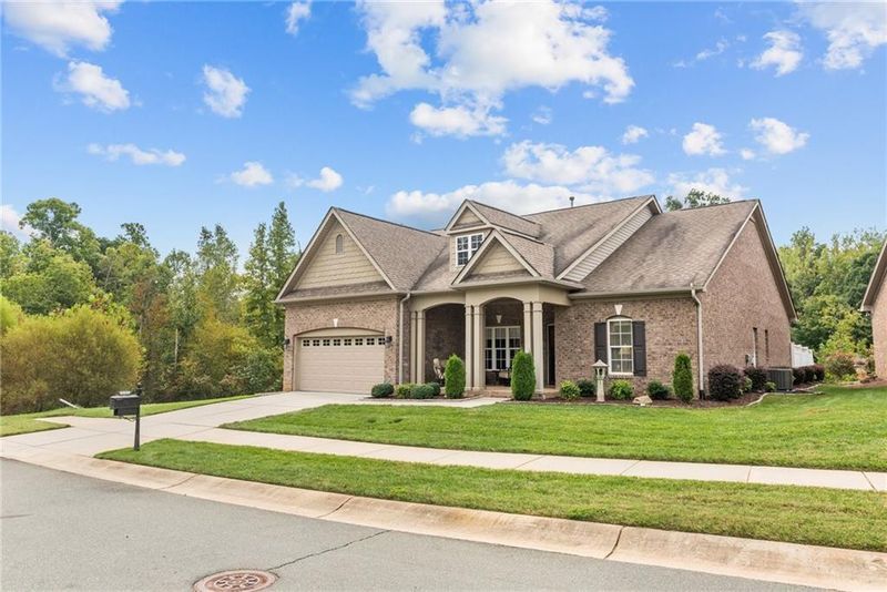 2609 Glenkirk Dr, Burlington, NC 27215