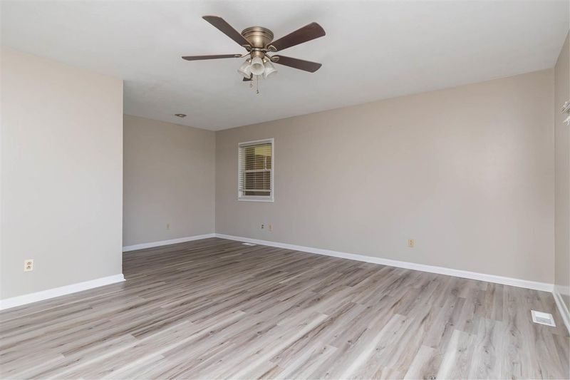 261 Channing Dr, Fayetteville, NC 28303