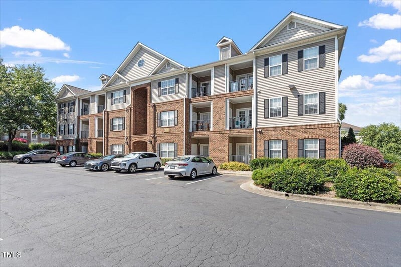 2610 Oldgate Dr #302, Raleigh, NC 27604