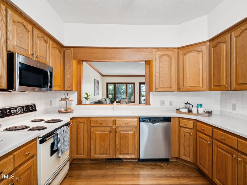 2610 Sawmill Rd, Raleigh, NC 27613