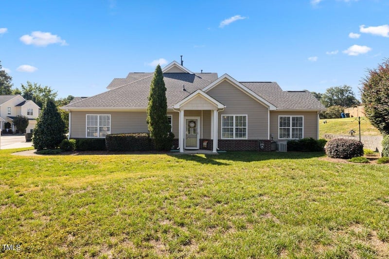 2611 Andover Glen Rd, Raleigh, NC 27604