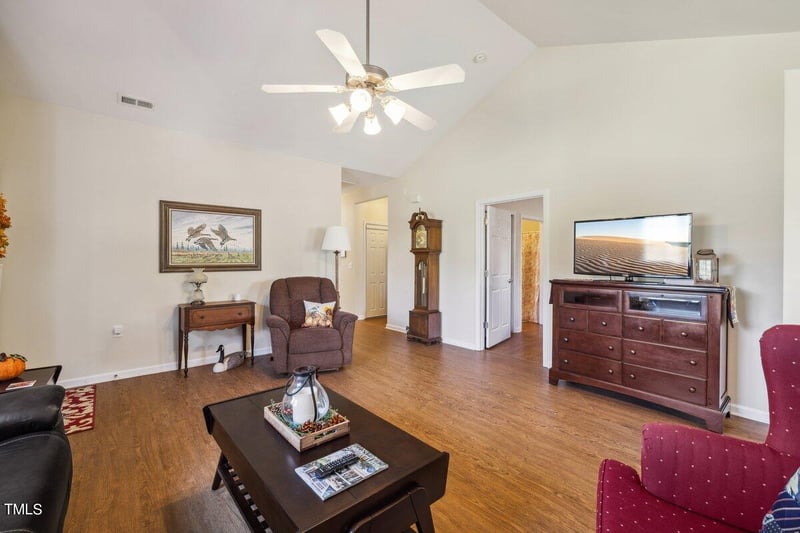 2611 Andover Glen Rd, Raleigh, NC 27604