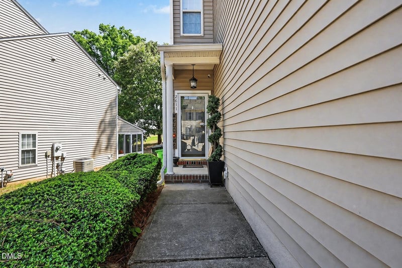 2611 Blackwolf Run Ln, Raleigh, NC 27604