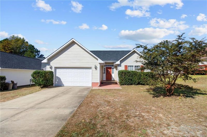 2612 Cameron Woods Ln, Fayetteville, NC 28306