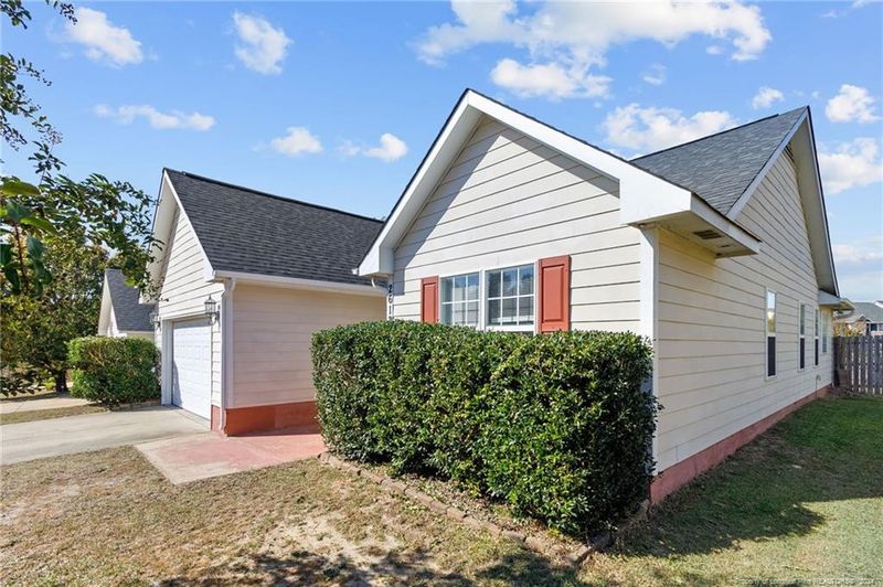 2612 Cameron Woods Ln, Fayetteville, NC 28306