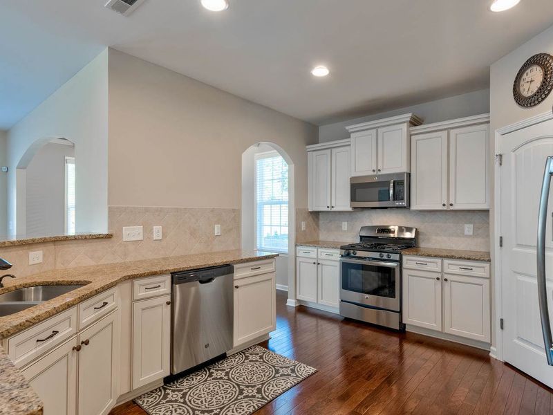 2612 Magnolia Tree Ln, Durham, NC 27703
