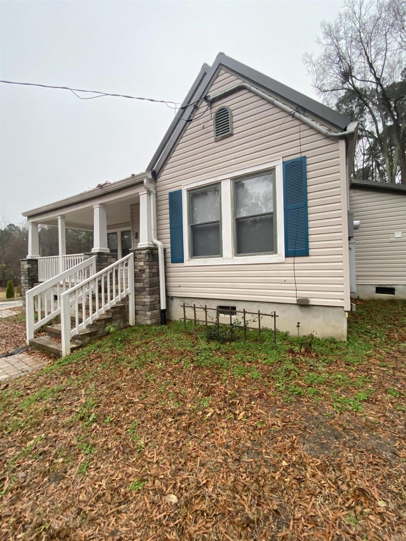 2612 Ross Rd, Durham, NC 27703