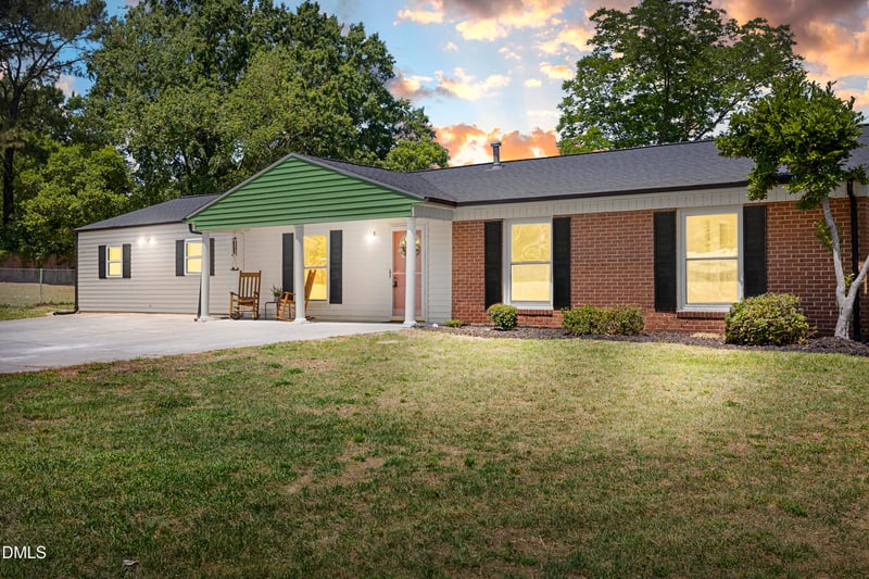 2612 Sapona Cir, Sanford, NC 27332