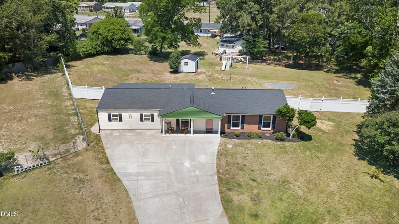 2612 Sapona Cir, Sanford, NC 27332