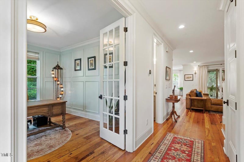 2613 Bedford Ave, Raleigh, NC 27607
