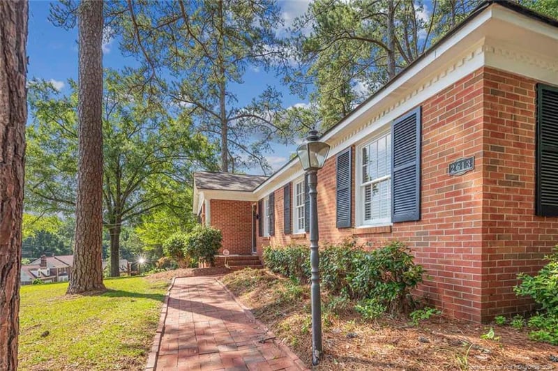 2613 Edgewater Dr, Fayetteville, NC 28303