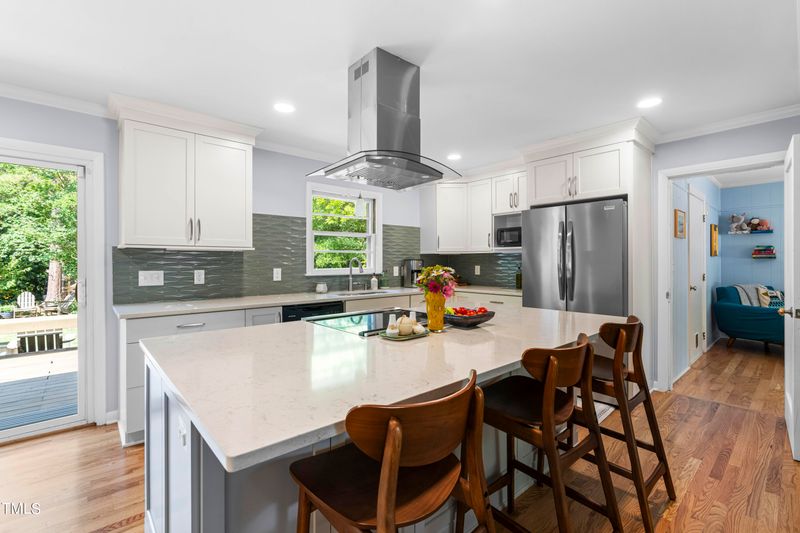 2613 Glascock St, Raleigh, NC 27610