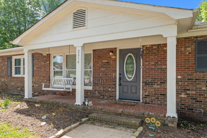 2614 Cambridge Rd, Burlington, NC 27215