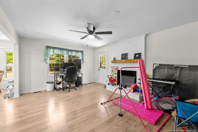 2614 Torcross Dr, Fayetteville, NC 28304
