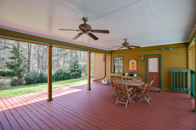 2614 Winningham Rd, Chapel Hill, NC 27516