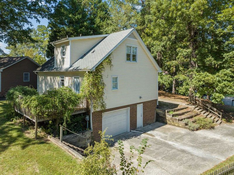 2614 Woodmont Dr, Durham, NC 27705