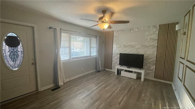 2615 Dinsmore Dr, Fayetteville, NC 28306