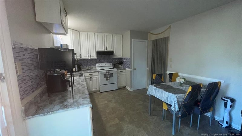 2615 Dinsmore Dr, Fayetteville, NC 28306