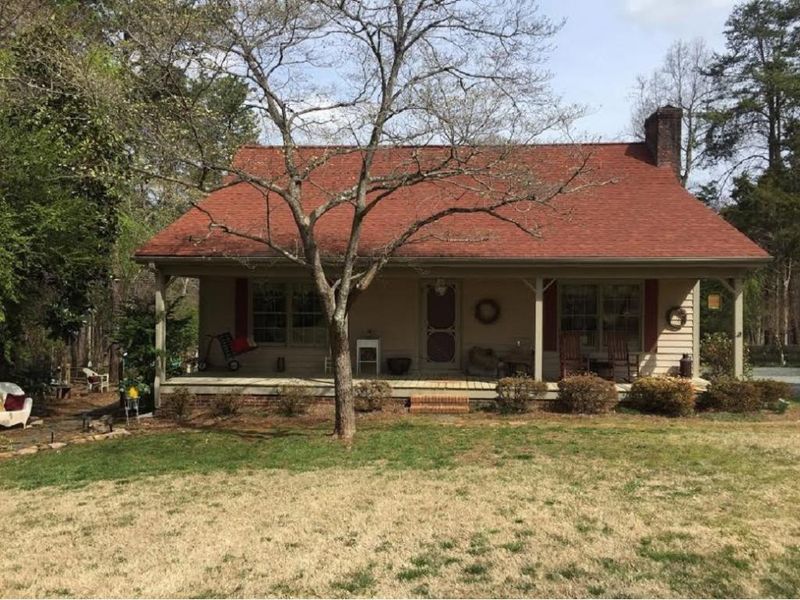 2615 Lynn Dr, Burlington, NC 27215
