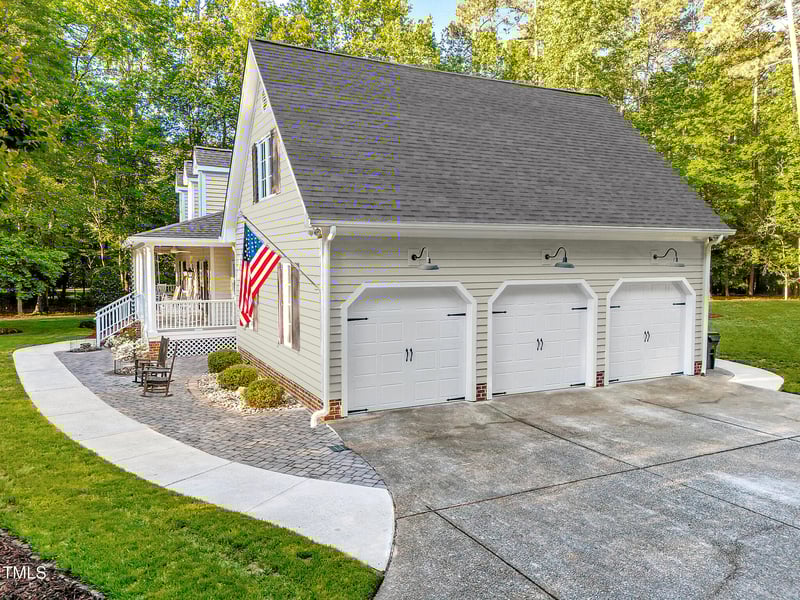 2616 Dockery Ln, Raleigh, NC 27606