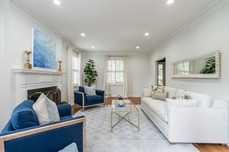 2616 St Marys St, Raleigh, NC 27609