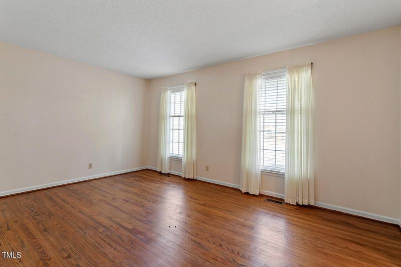 2617 Ardsley Dr, Durham, NC 27704