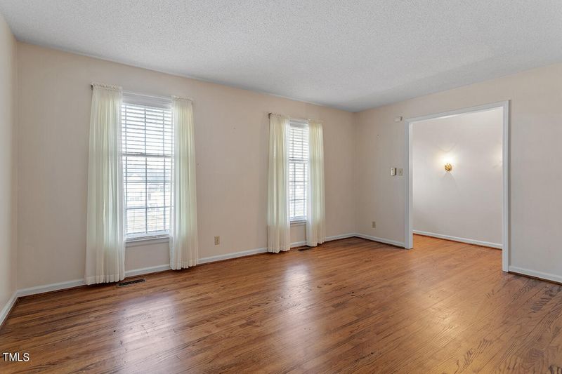 2617 Ardsley Dr, Durham, NC 27704