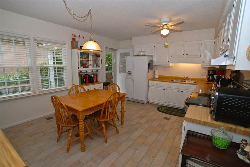 2618 Davis St, Raleigh, NC 27608