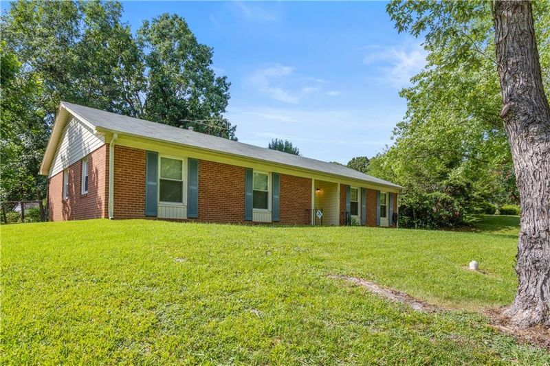 2618 Hyde St, Burlington, NC 27217