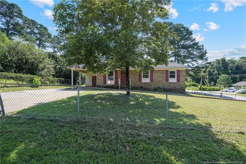 2619 Dumfries Dr, Fayetteville, NC 28306