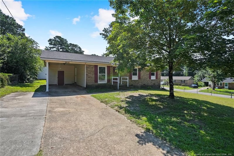 2619 Dumfries Dr, Fayetteville, NC 28306