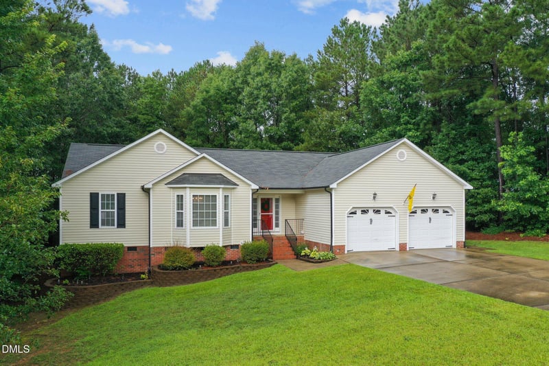 262 Clayton Pointe Dr, Clayton, NC 27520